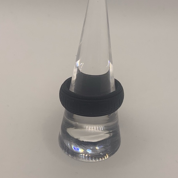 NWT - Silicone Breathable Ring - Size 10 - Picture 5 of 10